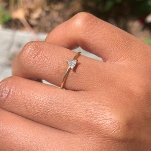 Vrai & Oro Trillion Diamond Ring